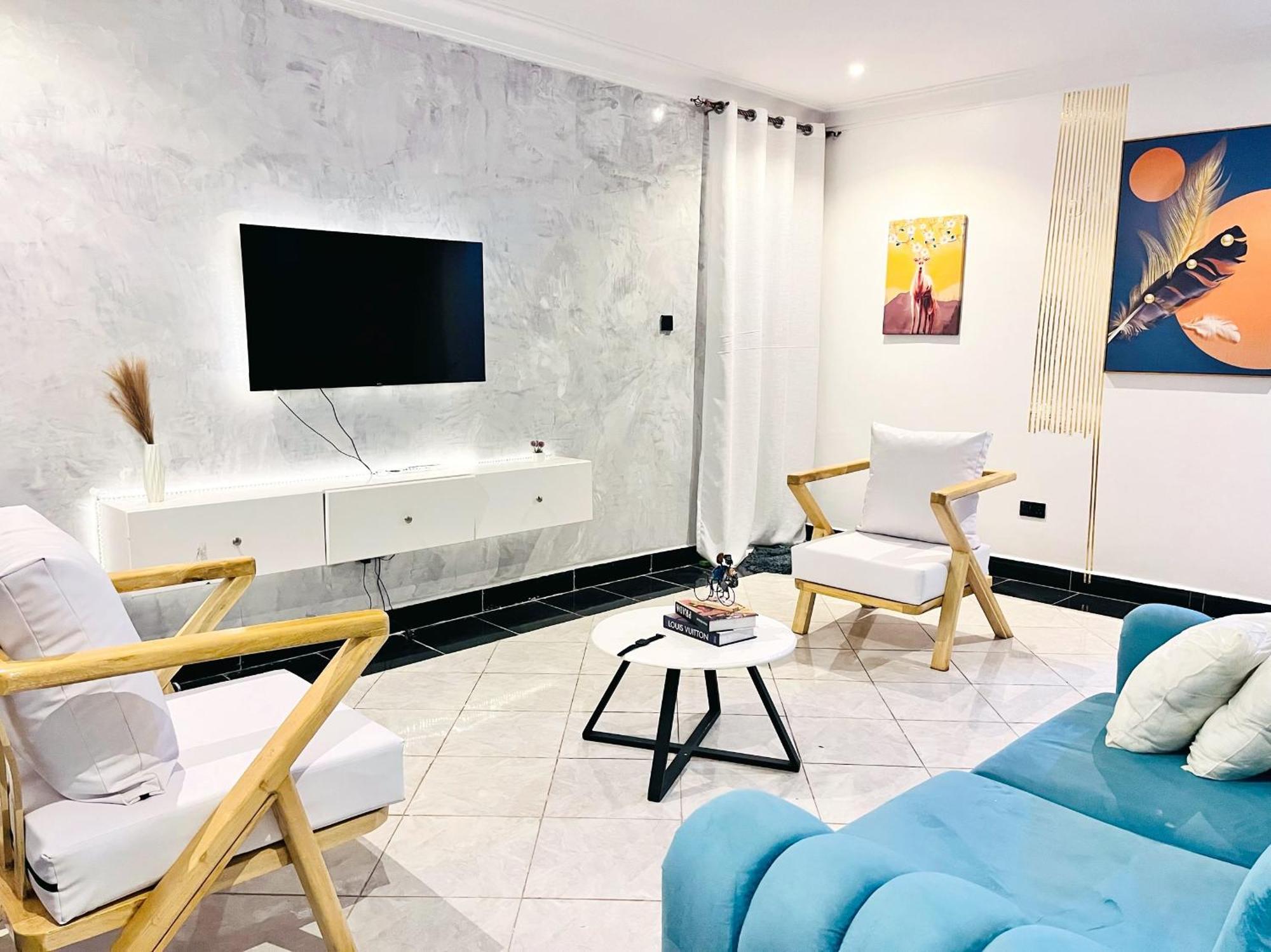 Unit - White Lilly Apartment *